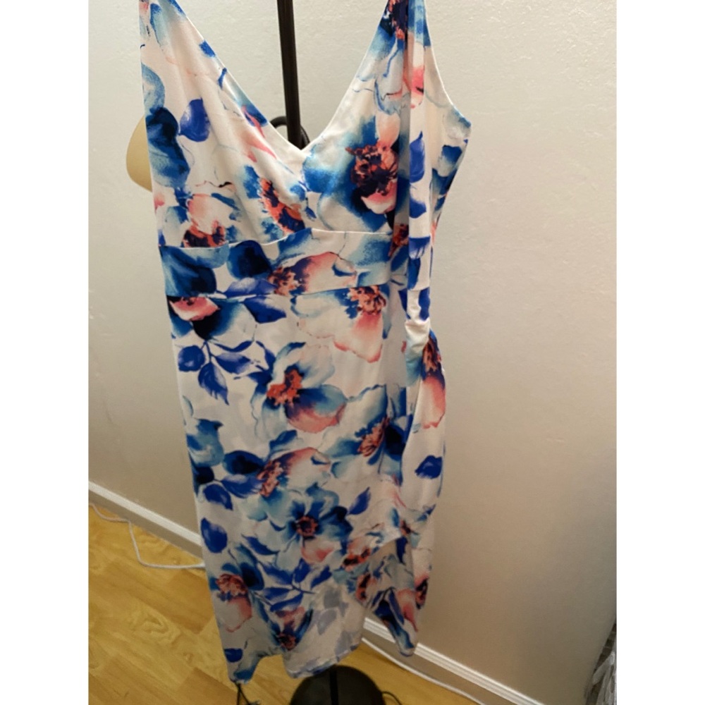 Floral midi dress✨